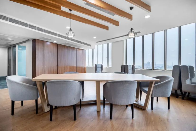 Regus Logix City Center